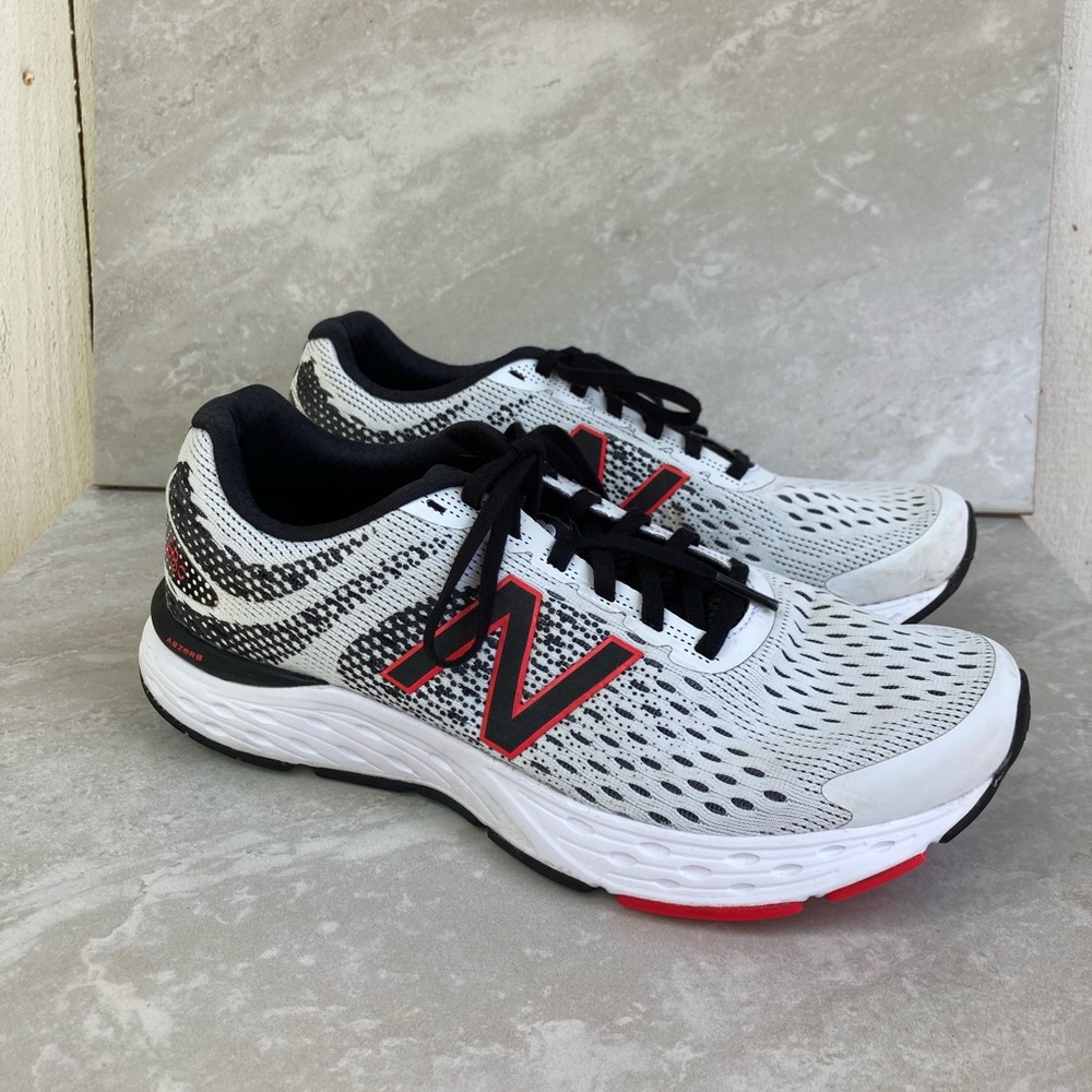 New Balance V6 680 Athletic Shoes Size 8.5